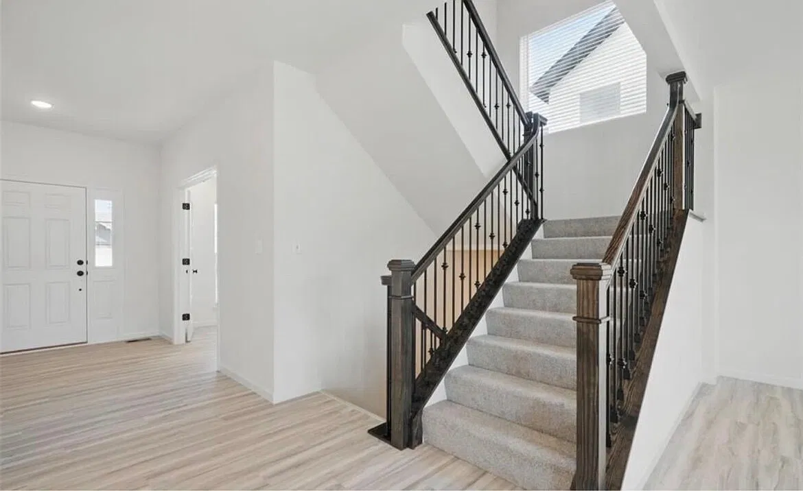 4 bed, 3.5 bath, 2544 sqft, $2,995 — Photo 2