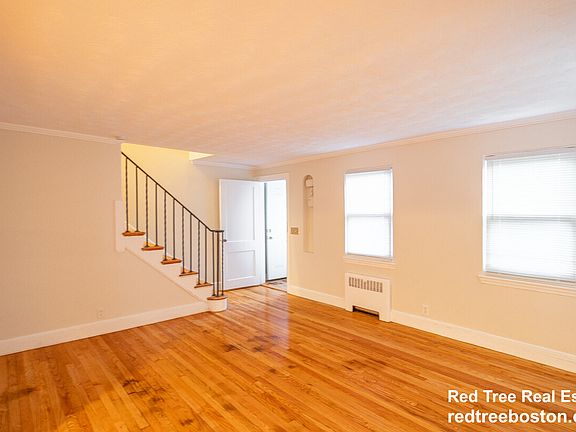2nd image of 699 Boylston St