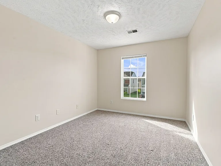 2834 Creekbend Dr — Photo 25