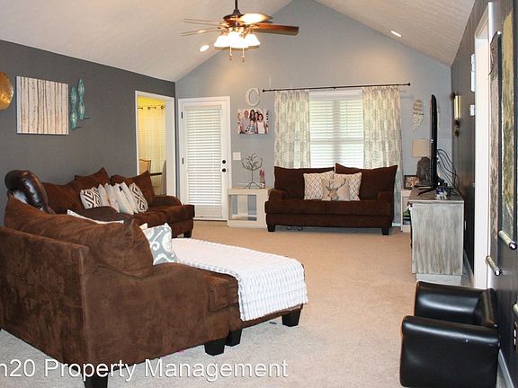 3rd image of 11 Woodchase Ct