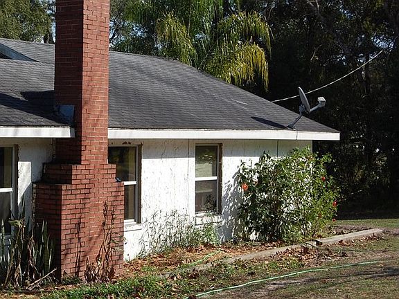 2/1 with Tile and Fireplace