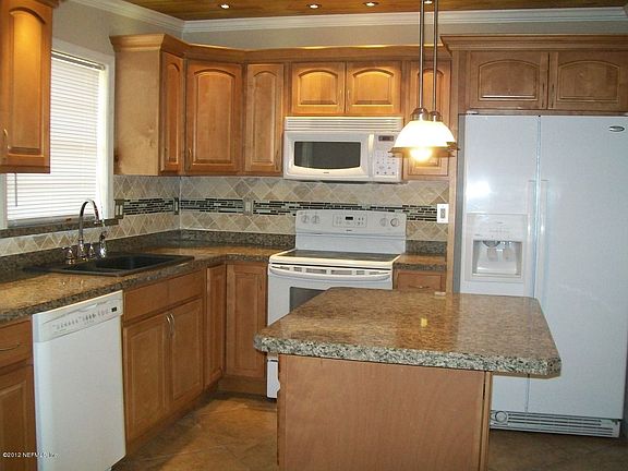 3rd image of 1935 Brookview Dr S