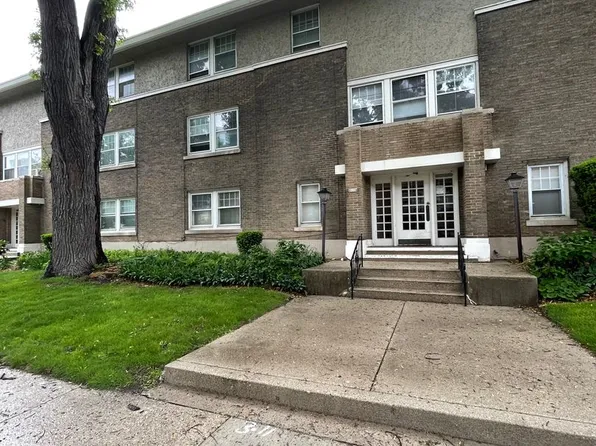 2114 E Woodstock