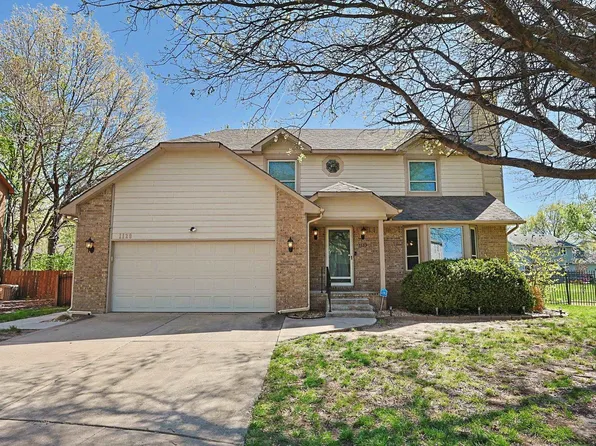 1129 N Manchester Ct, Wichita, KS 67212