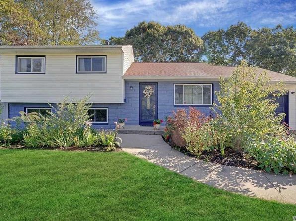 Mother Daughter Ny Real Estate 373 Homes For Sale Zillow