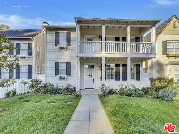 27021 Edgewater Ln, Santa Clarita, CA 91355