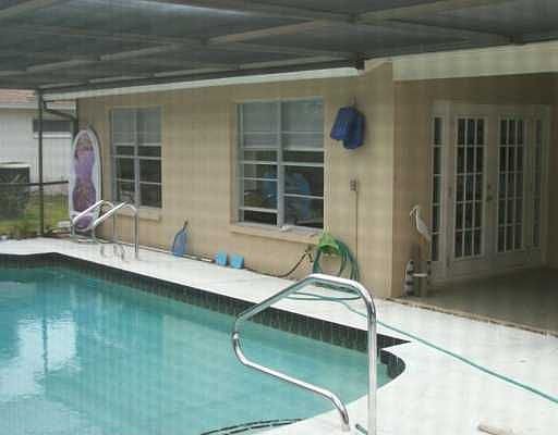 2nd image of 1611 Carrolwood Dr