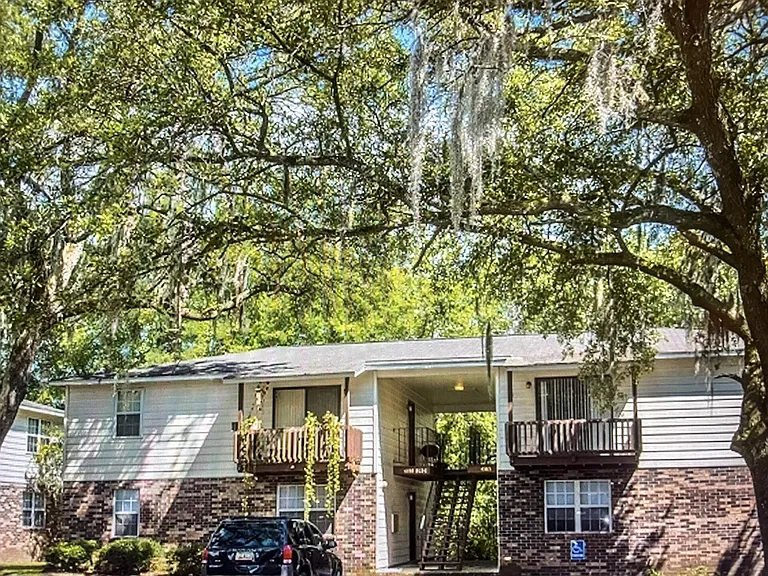 4381 Gwinnett St — Photo 1