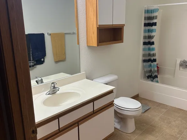 951 Oak Ridge Ct #604, Mauston, WI 53948