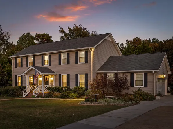 132 Whisperwood Ct, Ringgold, GA 30736