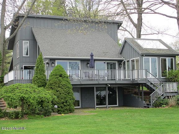 2nd image of 2600 Lake Shore Dr