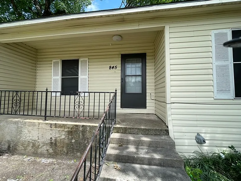 845 Rumfield Rd — Photo 3