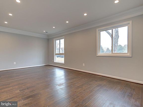 4th image of 106 Drury Cir