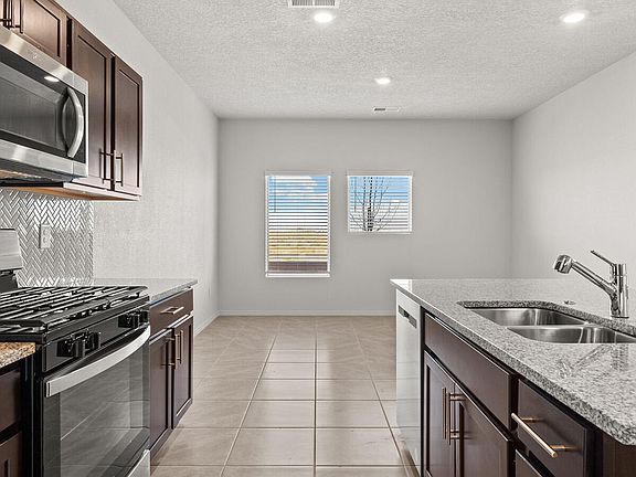 3rd image of 6018 Gilpin Dr SE