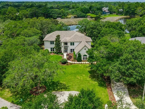2893 Avenida De Soto, Navarre, FL 32566