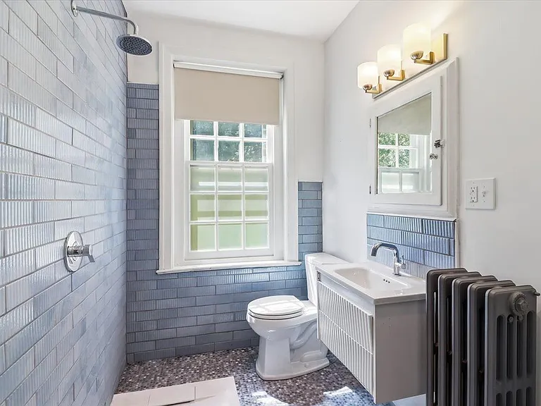 317 Waterloo Ave — Photo 4