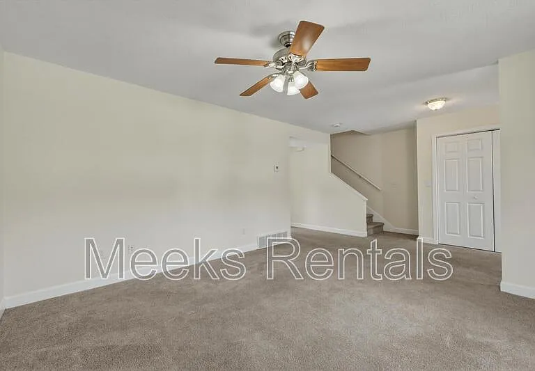 Ariel Pointe Townhomes — Photo 12