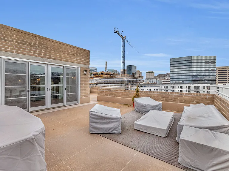 230 E Broadway S #1209 — Photo 35
