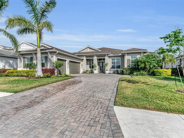 17745 Lucaya Dr, Bradenton, FL 34202