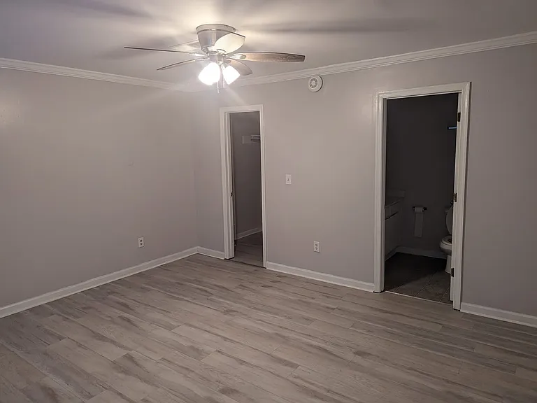813 Harden St #7 — Photo 12