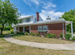 319 Greenridge Dr NW, Grand Rapids, MI 49544