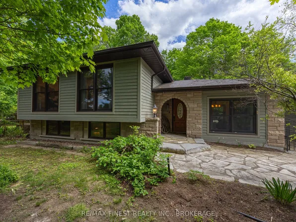 1465 Middle Rd, Kingston, ON K7L 4V3