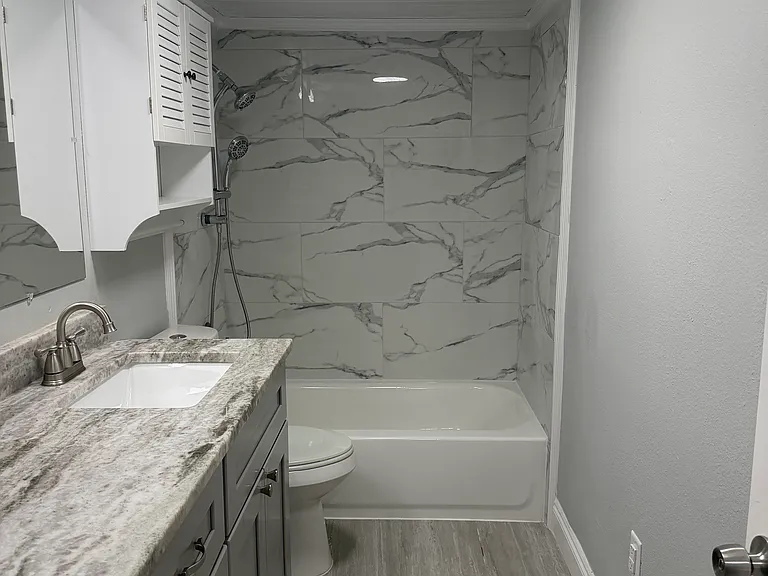622 Ayer St — Photo 7