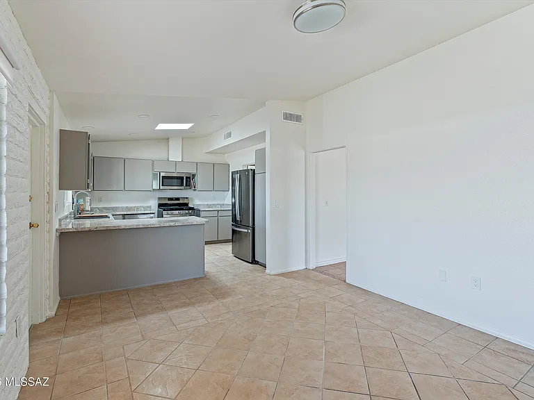 519 S Avenue D — Photo 12