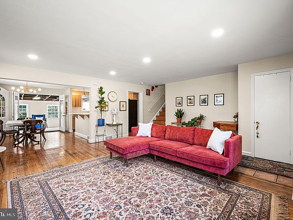 4th image of 105 Westminster Dr