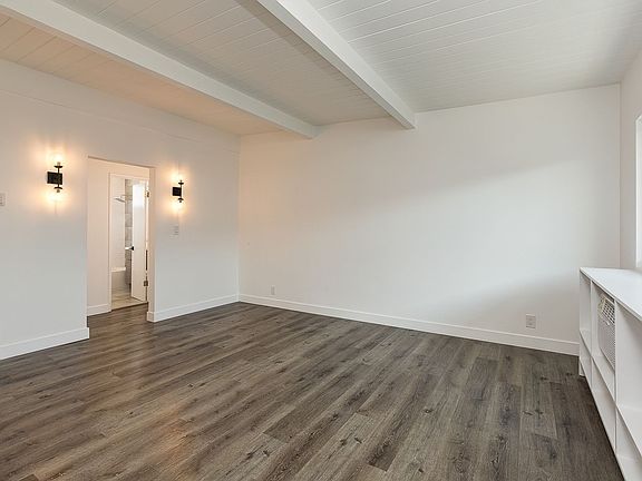 5th image of 2223 Myrtle Ave APT 9