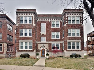 6253 Rosebury Ave APT 2W, Saint Louis, MO, 63105