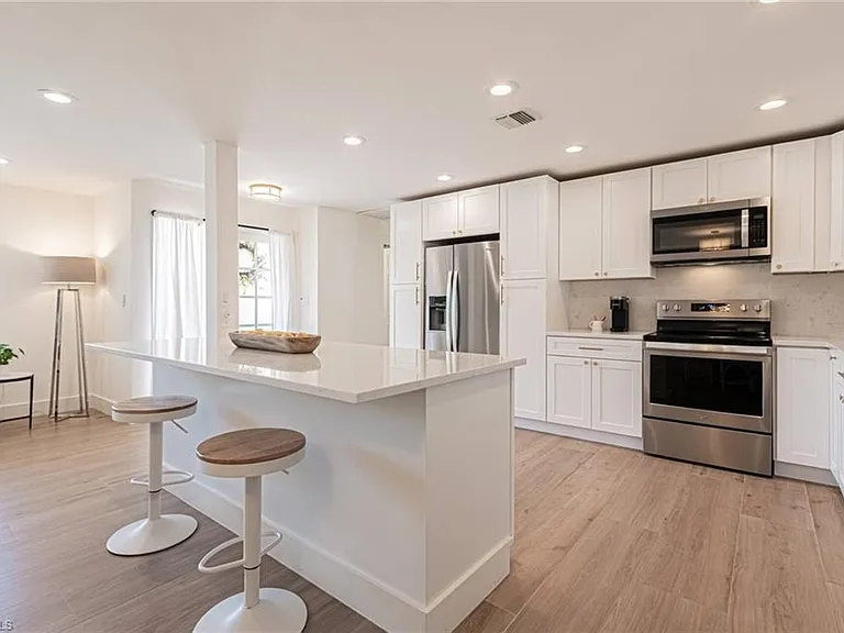 1530 Mandarin Rd — Photo 13