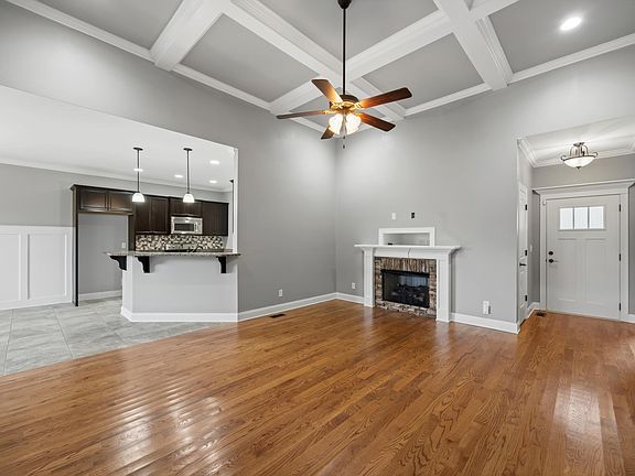 3rd image of 8425 Dakota Sky Way