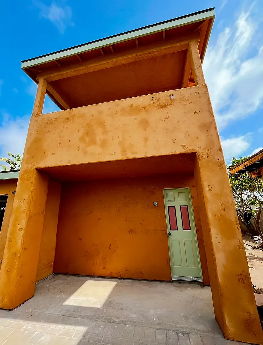 Wonderful Single Bedroom Townhouse Now Available! — Photo 1