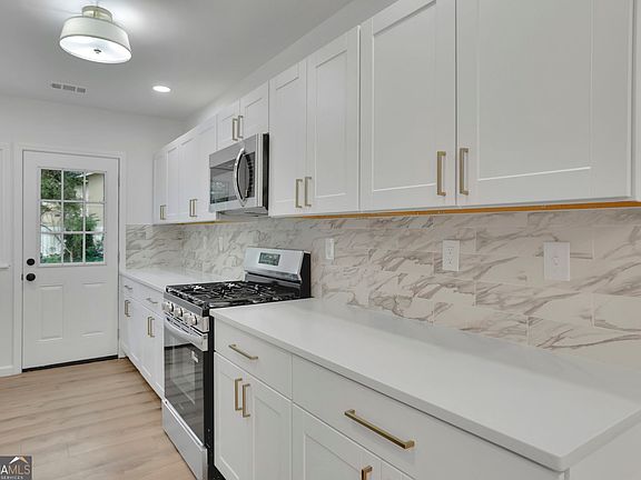 5th image of 808 S Park Dr SE