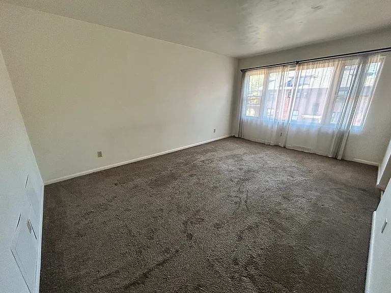 435 W 10th St #7 — Photo 6