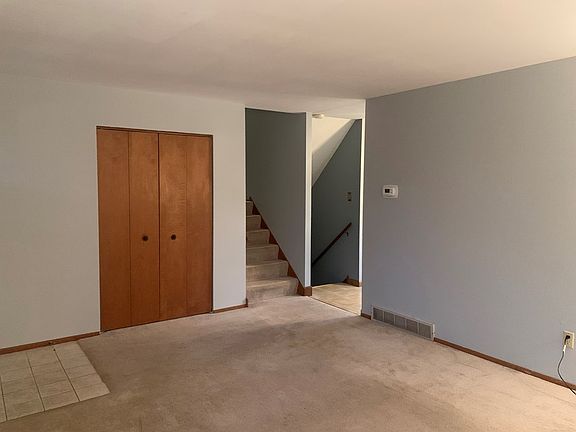 4th image of 958 Thomas Dr
