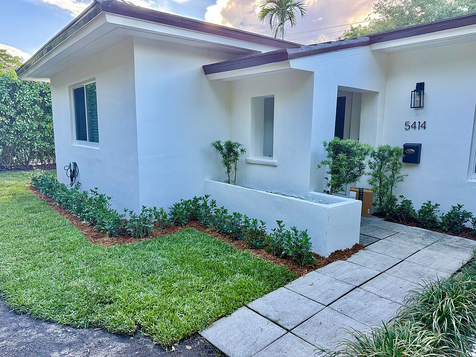 1st image of 5414 Orduna Dr #B