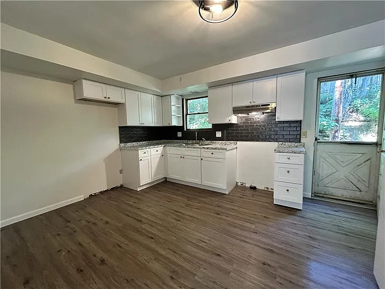 3601 Beaumont Dr #7 — Photo 4