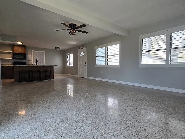 550 Capri Rd — Photo 6