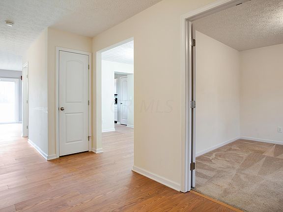 5th image of 408 Mogul Dr