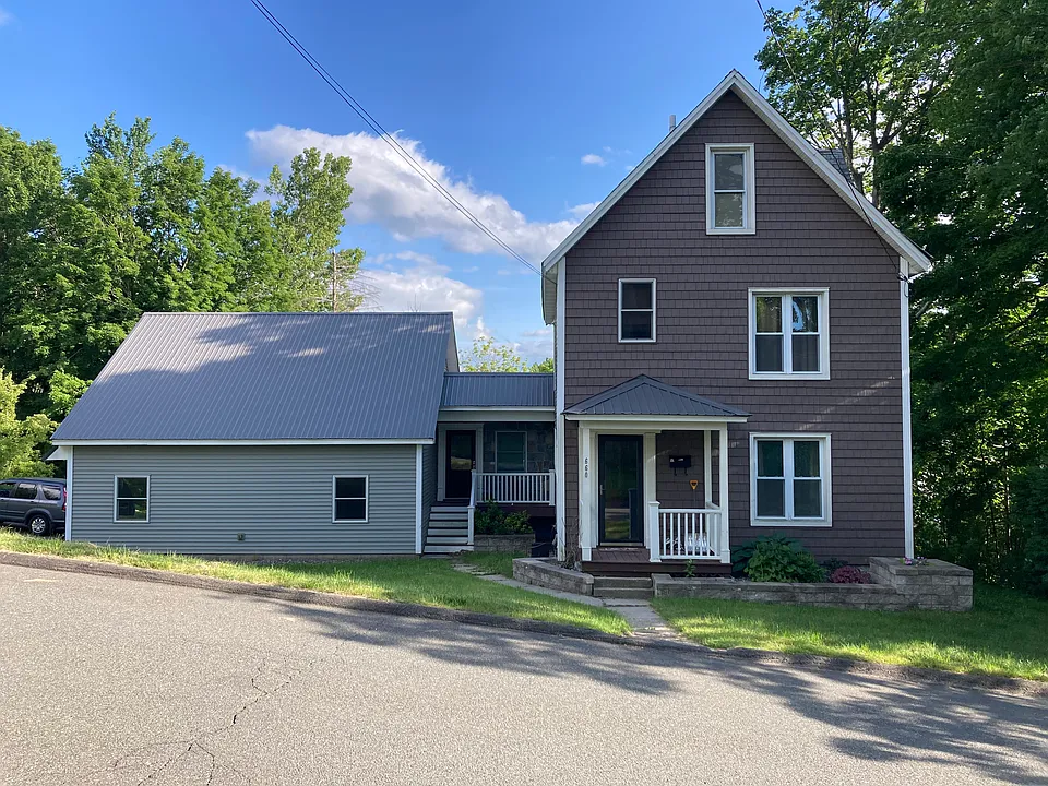 660 E Main St