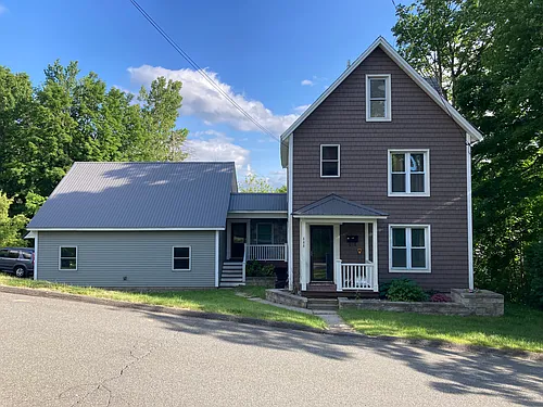660 E Main St Photo 1
