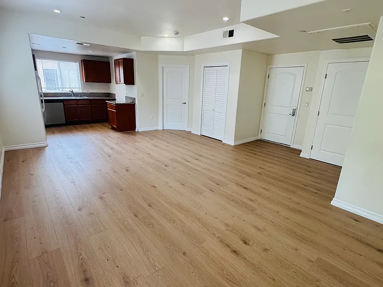 7327 Milwood Ave #103 — Photo 6
