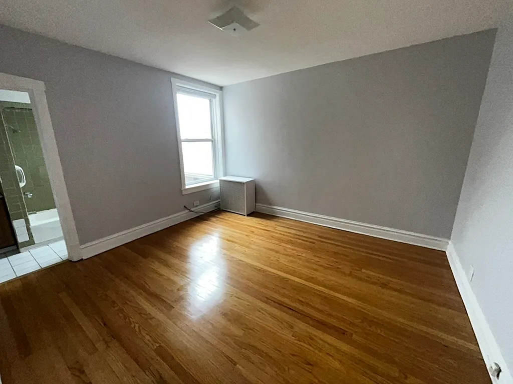 1 bed, 1025 sqft, $1,500 — Photo 3