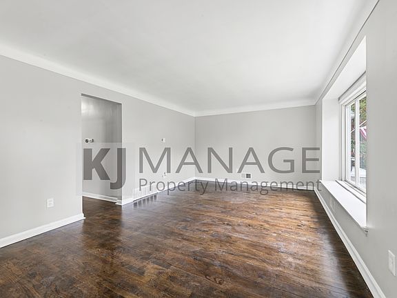 5th image of 436 Sunningdale Dr