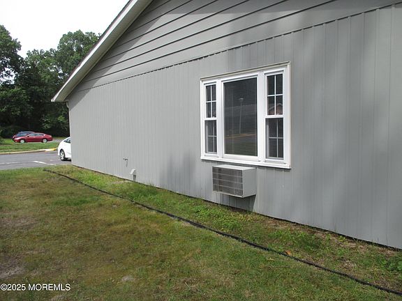 2nd image of 479A Dartmoor Ct