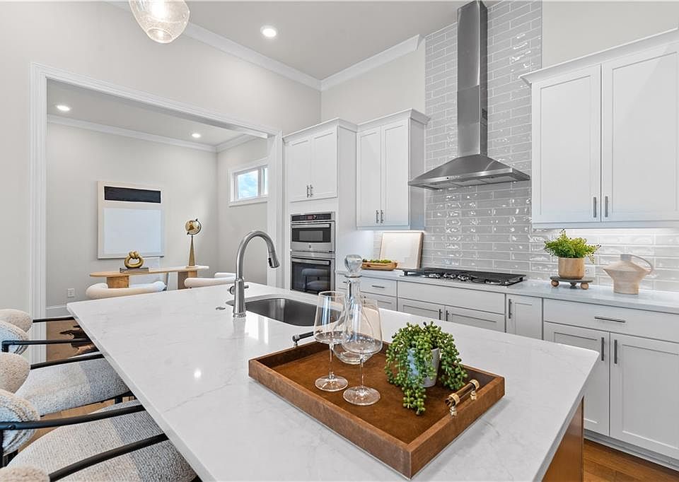 1st image of 667 Beechwood Way