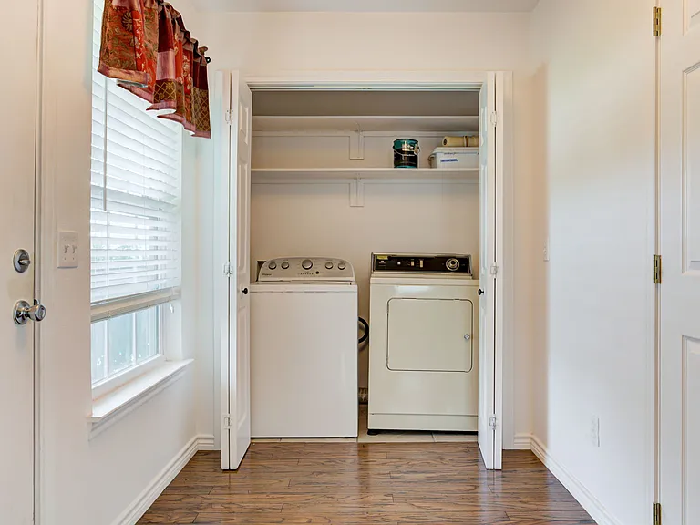 3727 Cedar Ridge Dr — Photo 32