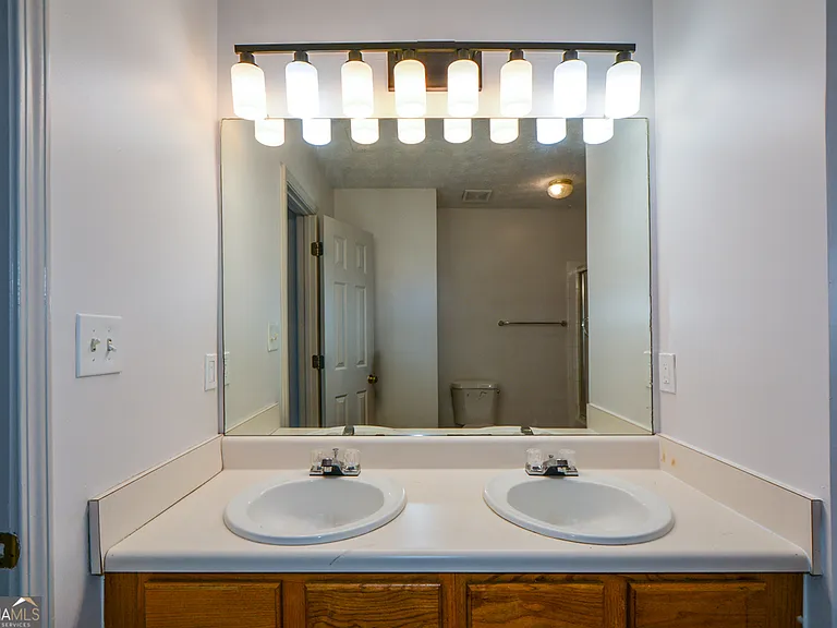 5460 Hampton Ct — Photo 36